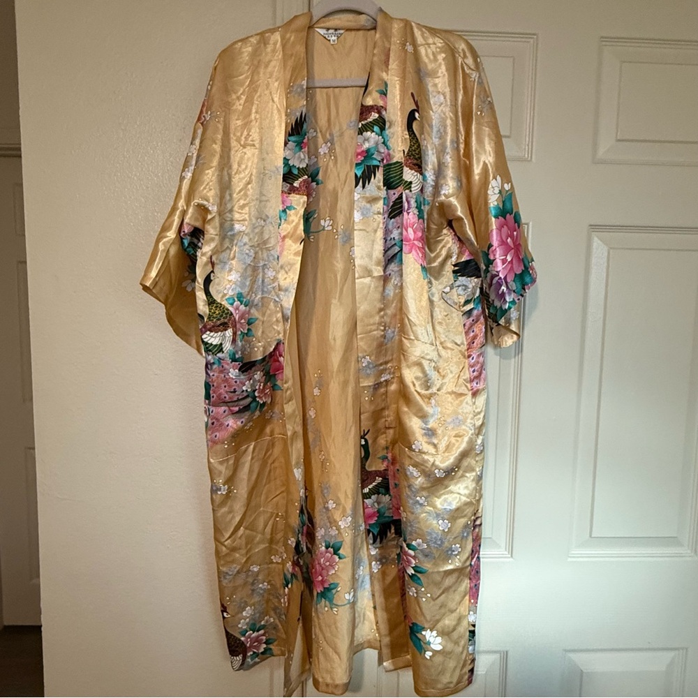 Elegant Floral Kimono Robe